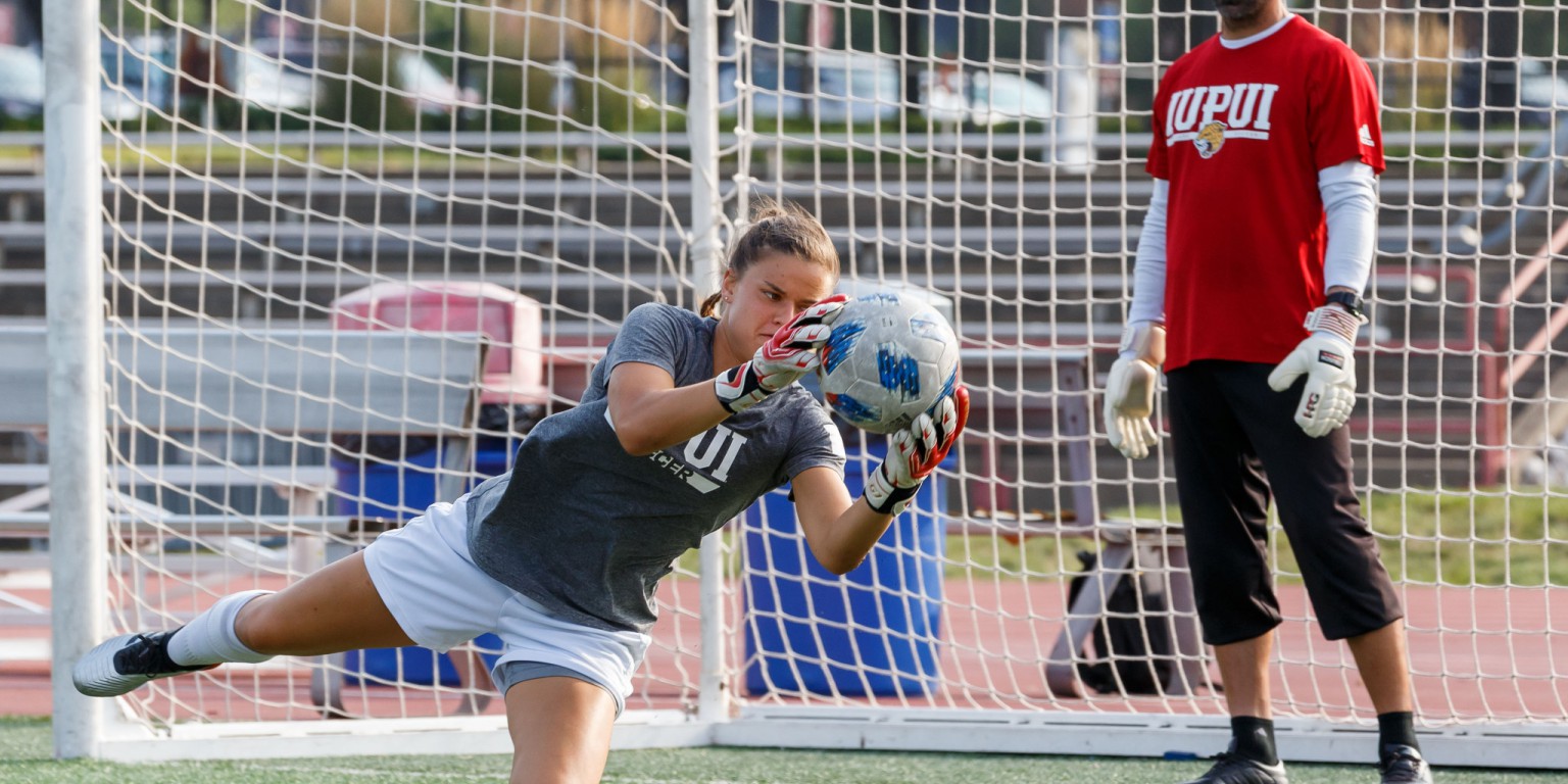 Goalkeeper Sophia Lipka makes a save.