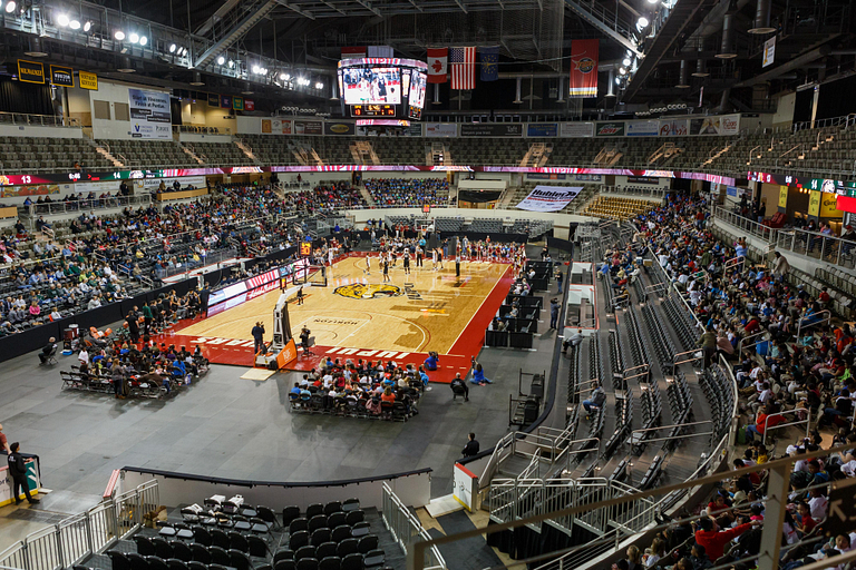 A hardhitting hoops hootenanny Horizon League basketball tournaments