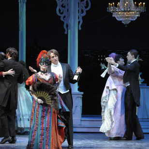 A new production of ?Die Fledermaus? will be unveiled in November.