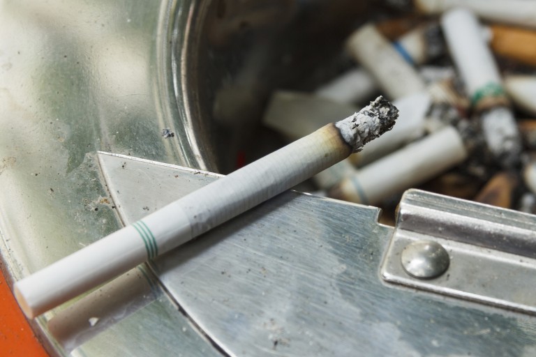 Picture of cigarette on ash tray