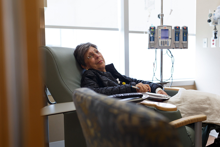 Jackie Stephens receives a chemotherapy treatment at the Simon Cancer Center.