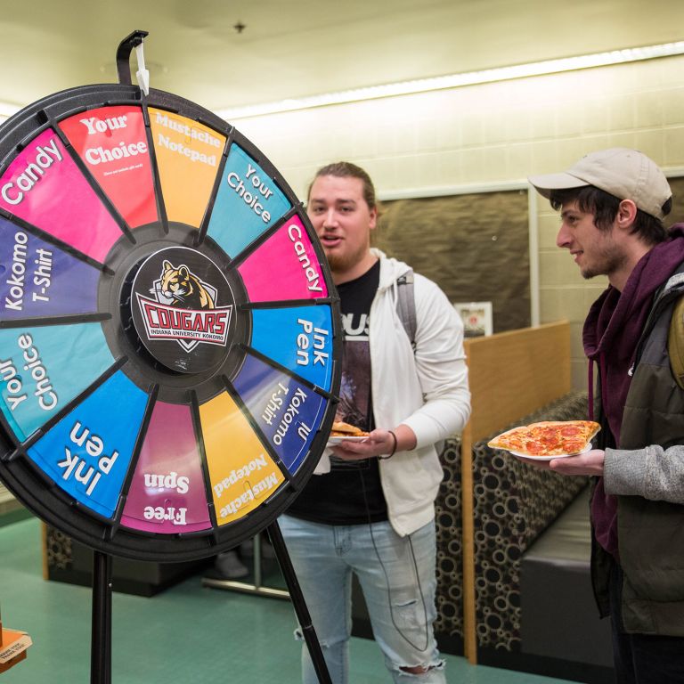Students try to win on the IU Kokomo prize wheel