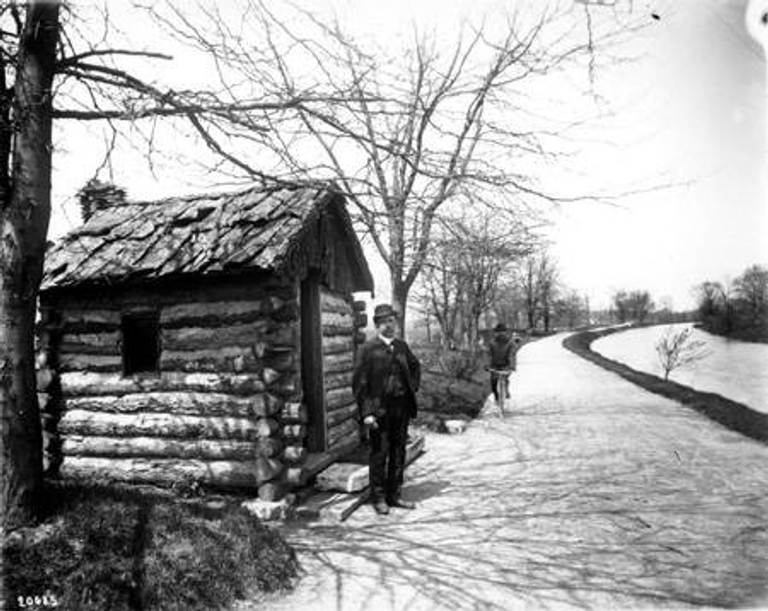 Military Park, log cabin, 1910