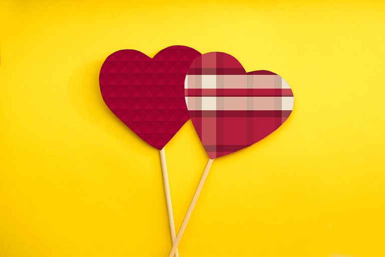 IU-themed hearts.