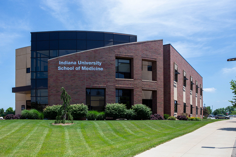Exterior shot of IU Fort Wayne's School of Medicine building