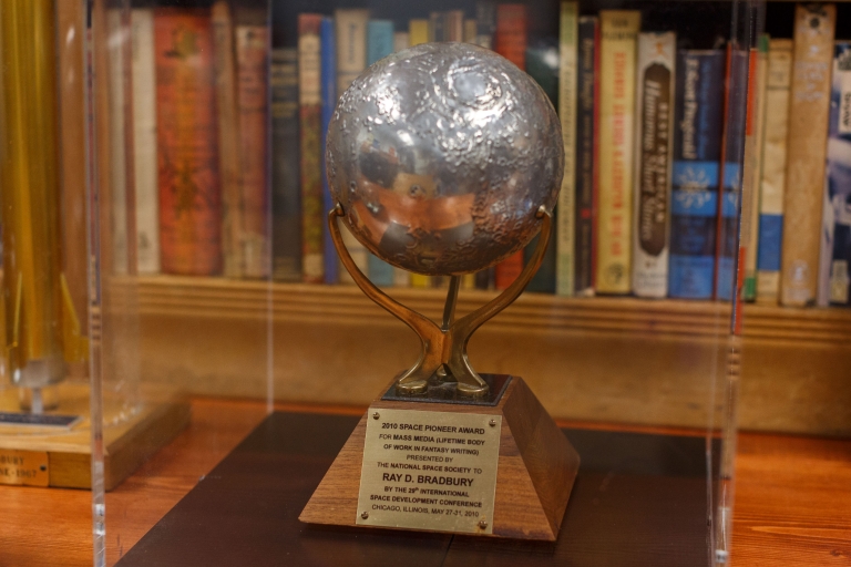 An award is displayed.