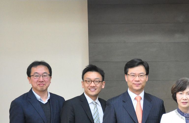 President McRobbie with international partners in South Korea