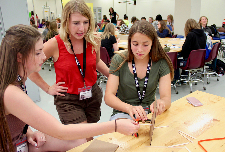 IUPUI engineering summer camp gives girls the power to build and learn