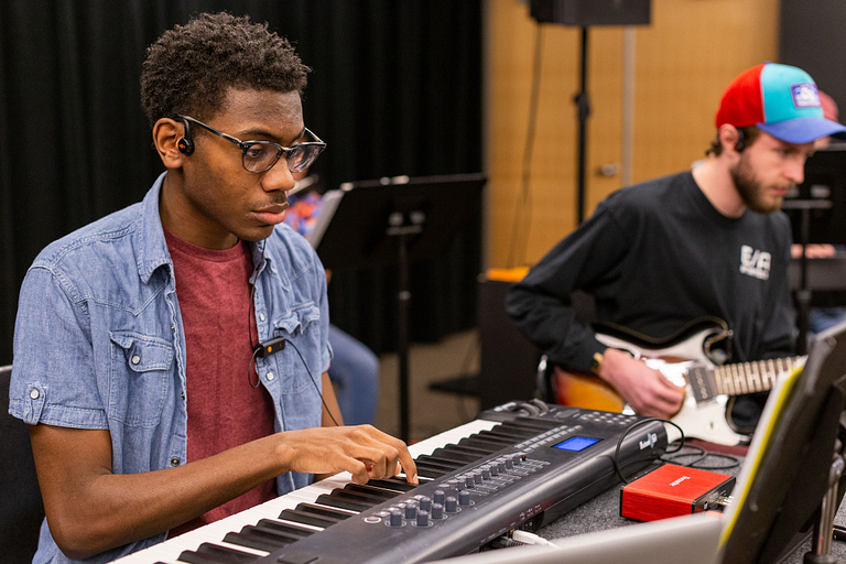 Students perform in Electro-Acoustic Ensemble.