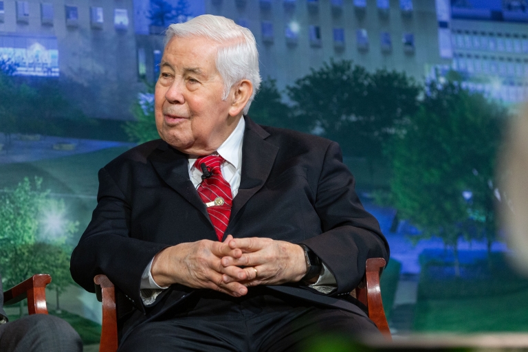 Former U.S. Senator Richard Lugar at a podium.