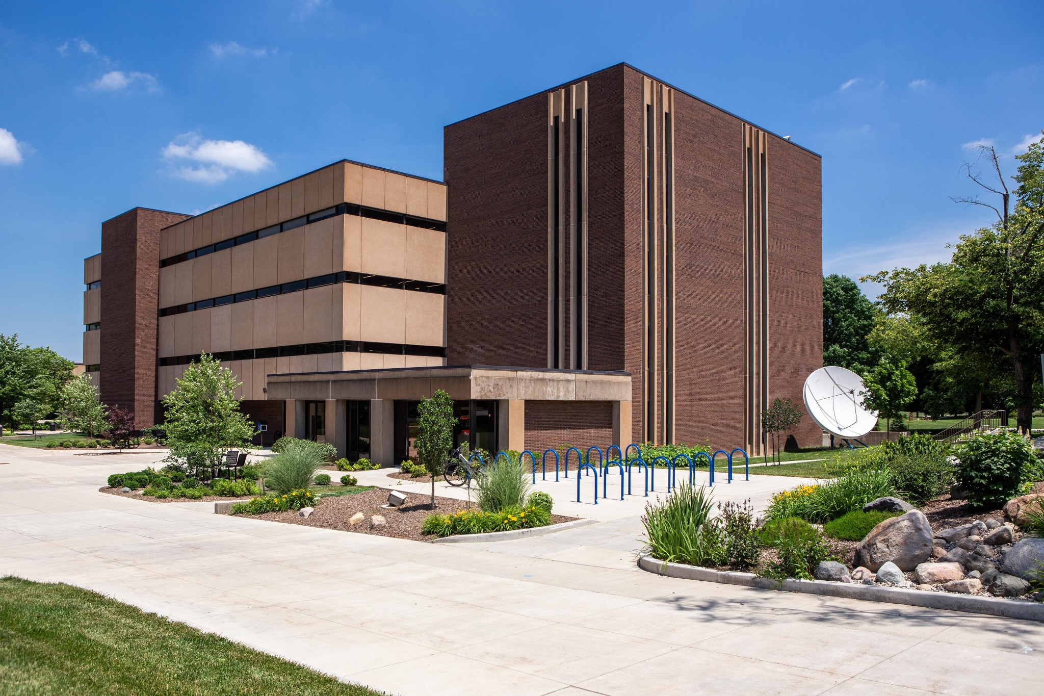 Exterior view of the Liberal Arts building at IUFW