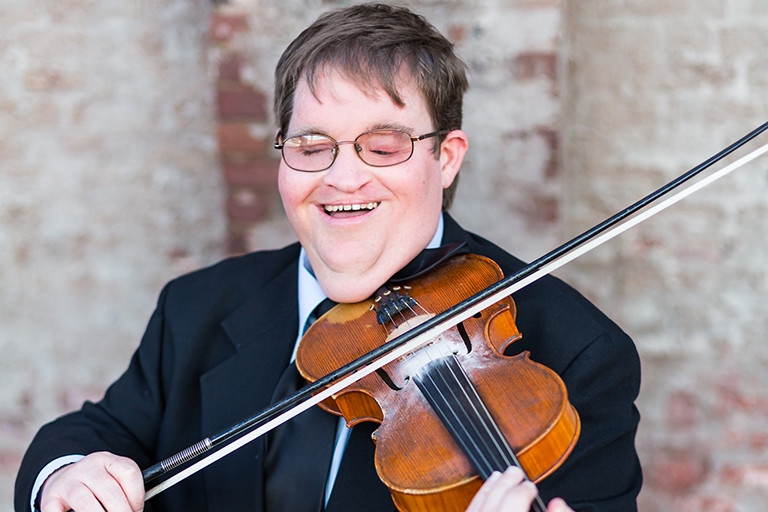 Bluegrass fiddler Michael Cleveland