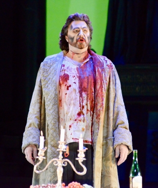 Peter Volpe as the Commendatore 