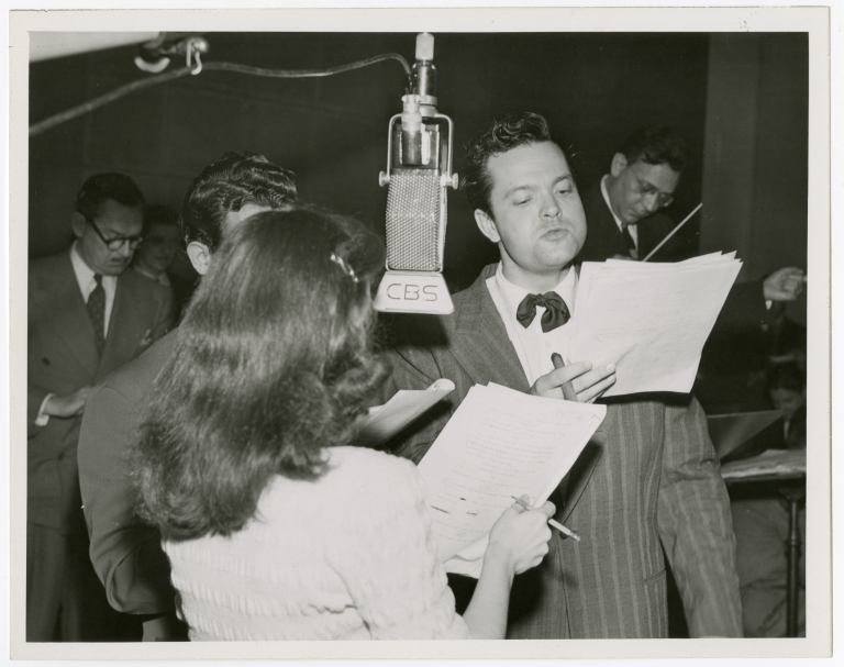 Orson Welles recording one of his radio shows.